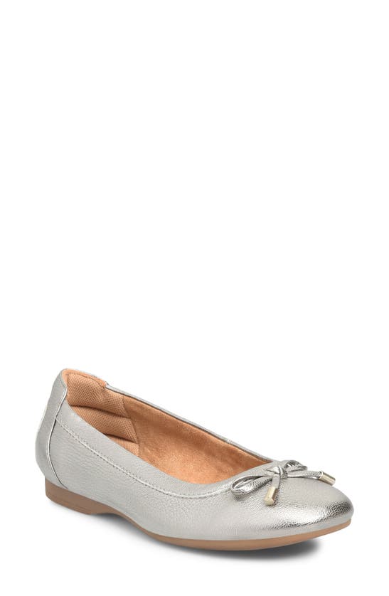 Comfortiva Keegan Ballet Flat In Grey-gold