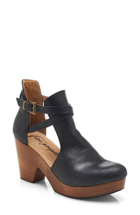 Free people hot sale black clogs