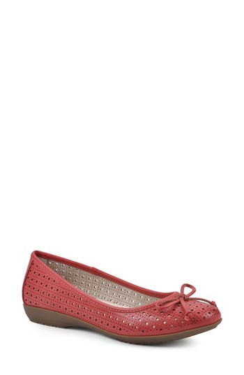 Cliffs By White Mountain Cheryl Ballet Flat In Red/burnished/smooth