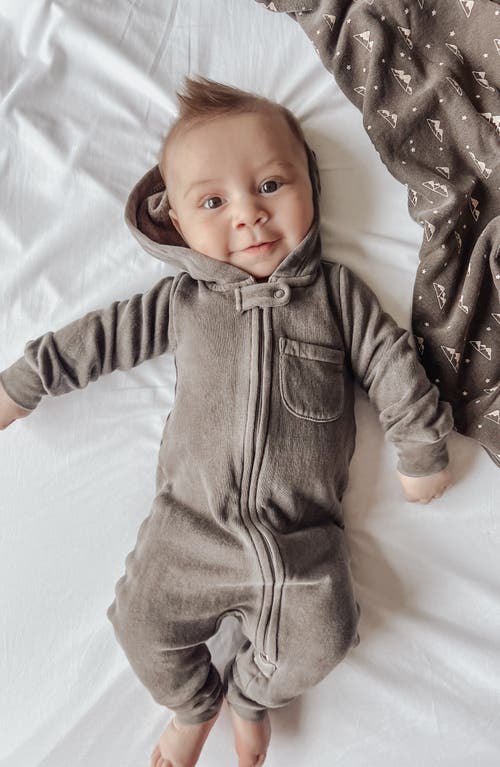 L'OVEDBABY L'OVEDBABY HOODED ORGANIC COTTON ZIP ROMPER 