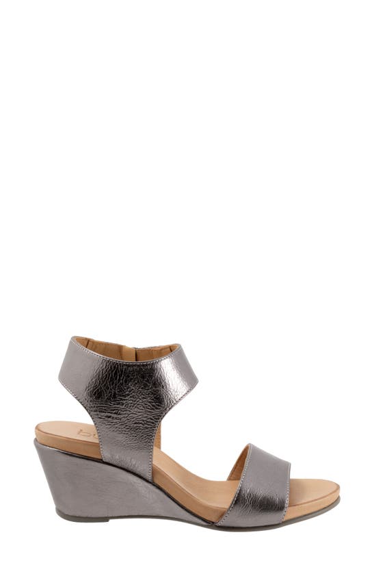 Bueno Ida Ankle Strap Wedge Sandal In Pewter Metallic