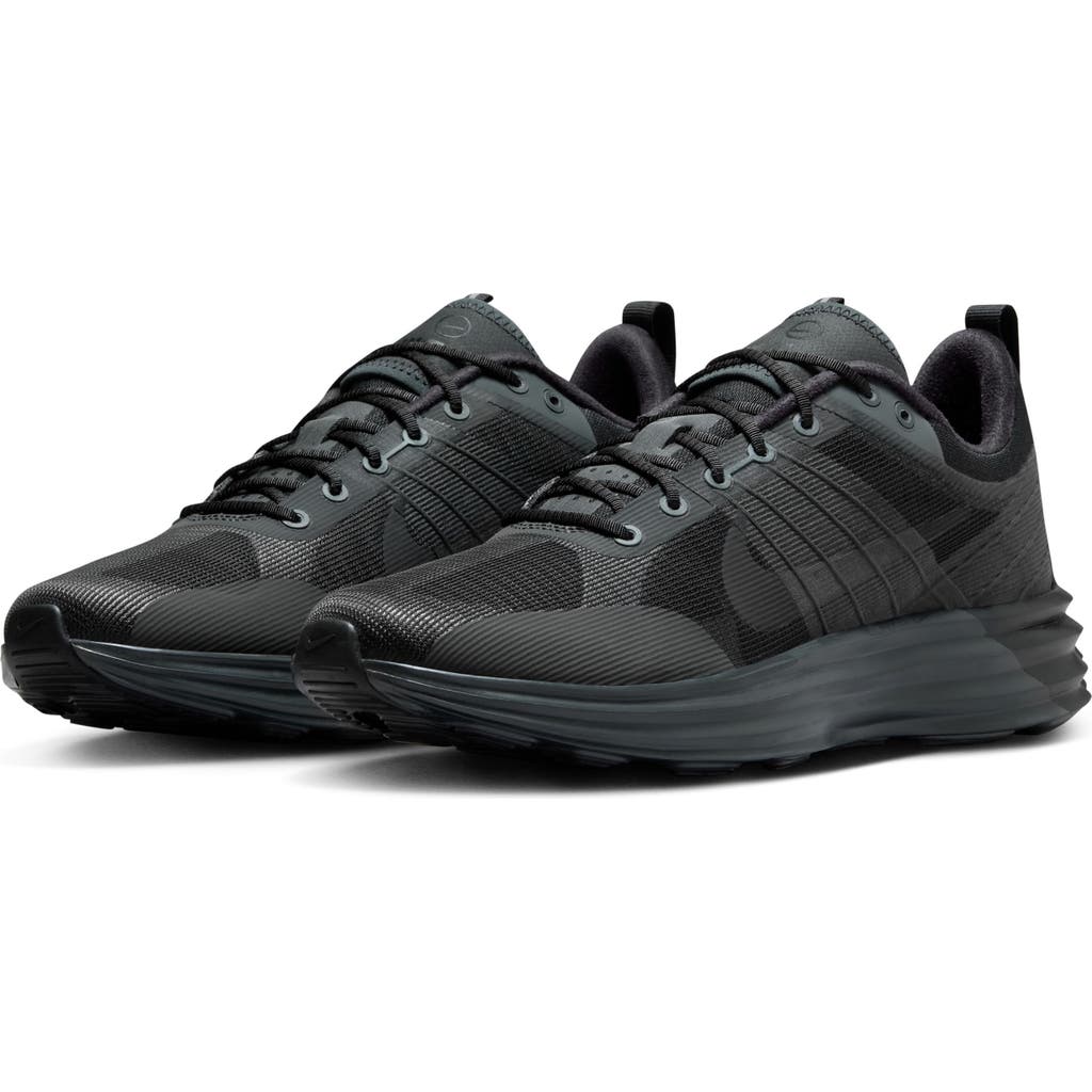 Nike Lunar Roam Sneaker In Black