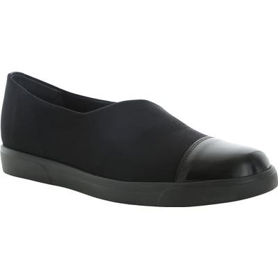 Munro Plum Slip-On Flat, Black