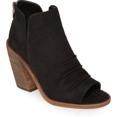 Vince Camuto Kreesi Block Heel Bootie, Black