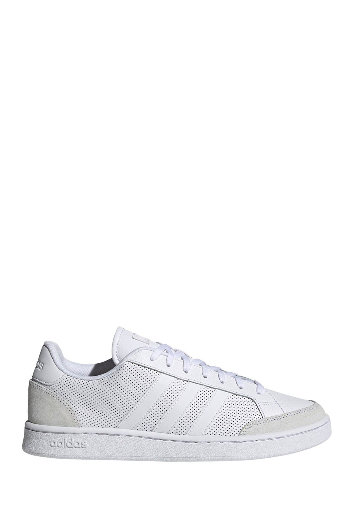 grand court se leather sneaker