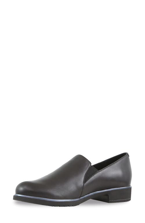 Shop Munro Kam Loafer In Black Leather