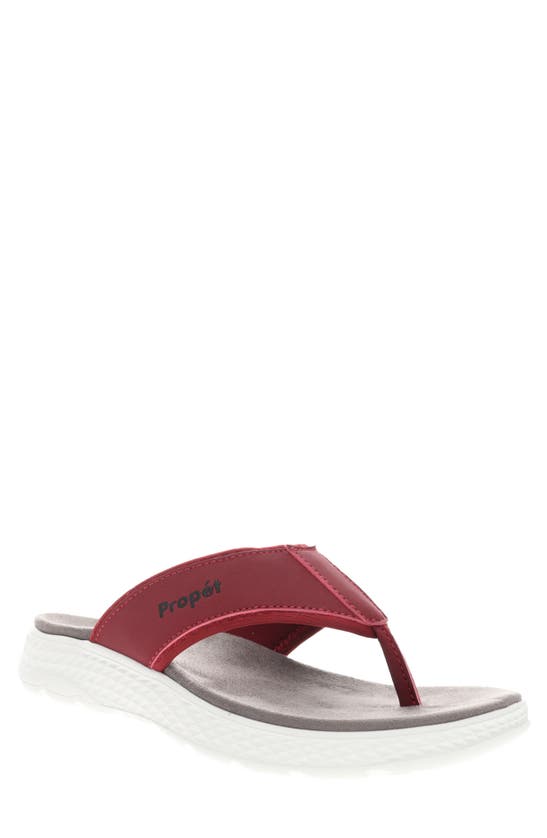 Propét Travelactive Sandal In Maroon