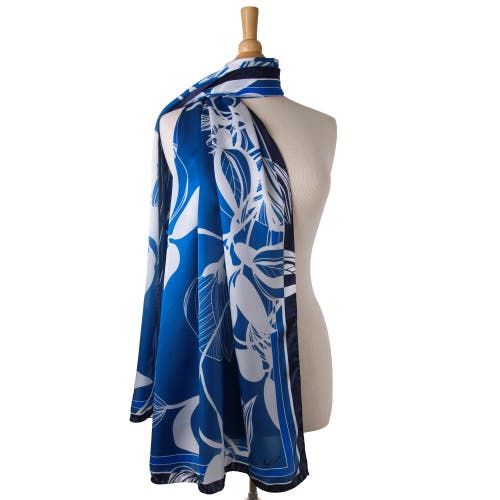 Elizabetta Cara In Blue