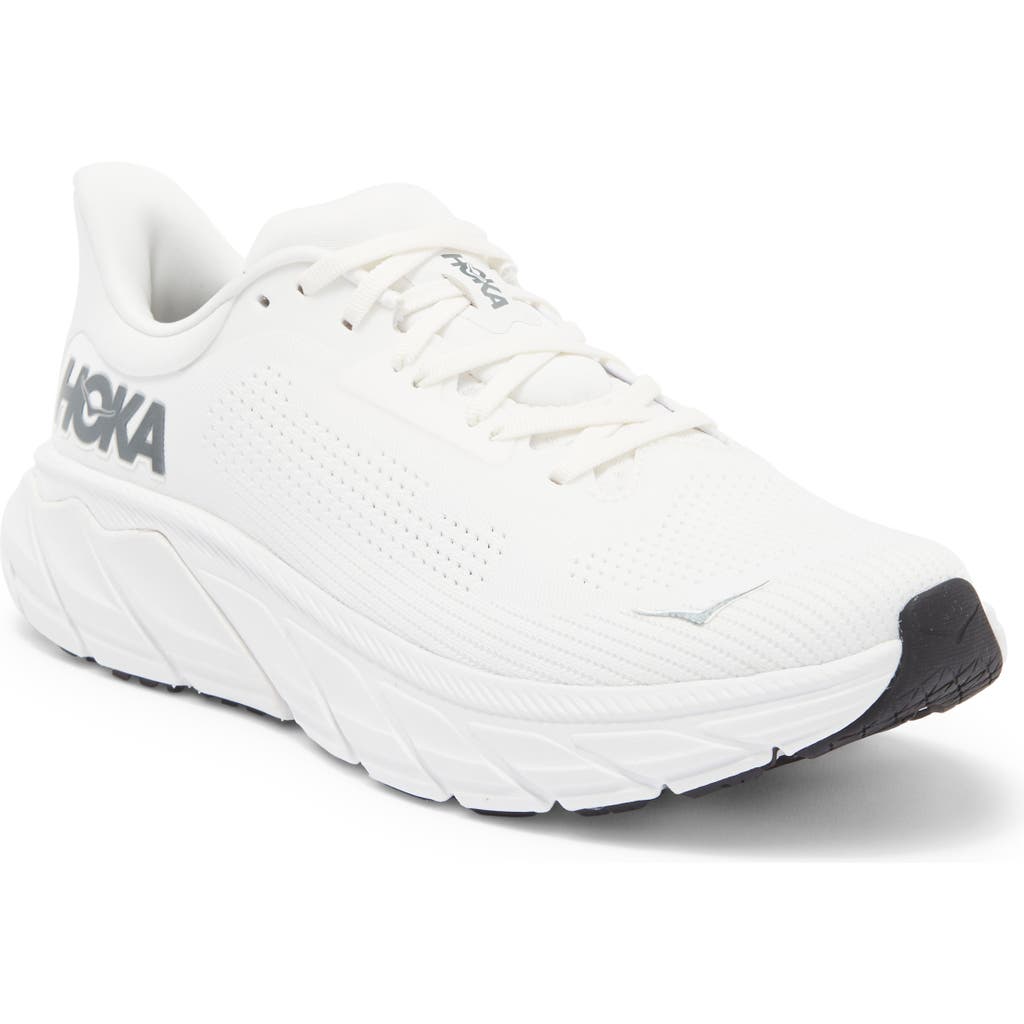 Hoka Arahi 7 Running Shoe In Blanc De Blanc/steel Wool