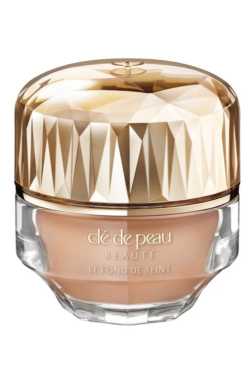 Shop Clé De Peau Beauté The Foundation Spf 22 In Light Tan Beige