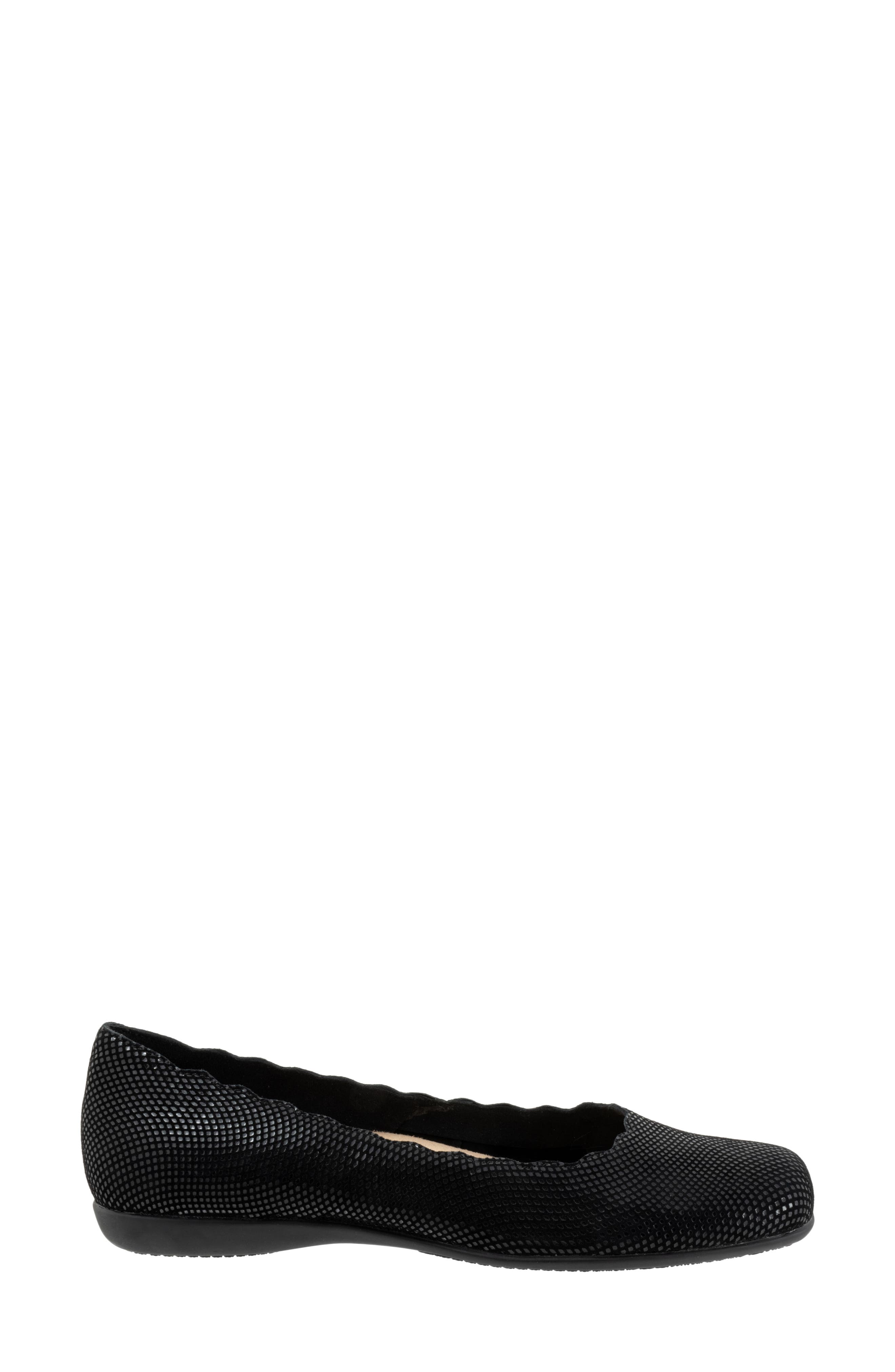 Trotters Women's Tatia Flat Sandals - Black Nubuck, Wide Width (Size 7 Wide)