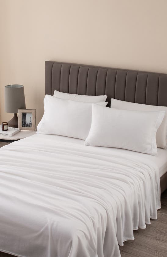 Woven & Weft Super Soft Extra Plush Fleece Sheet Set In Winter White
