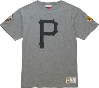 Mitchell & Ness Men's Mitchell & Ness Roberto Clemente Gray Pittsburgh  Pirates Legends Collection Player T-Shirt