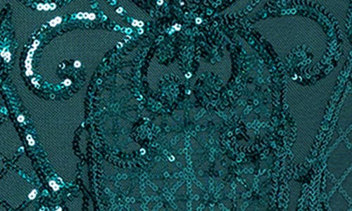 BETSY & ADAM BETSY & ADAM SEQUIN LONG SLEEVE MERMAID GOWN