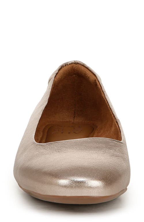 Naturalizer Maxwell Skimmer Flat In Warm Silver Leather