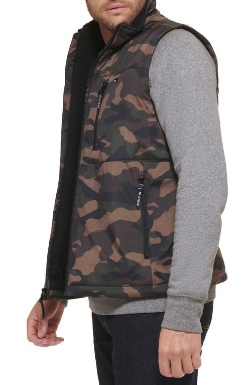 Tommy Hilfiger Water Resistant Faux Shearling Lined Quilted Vest In Camouflage