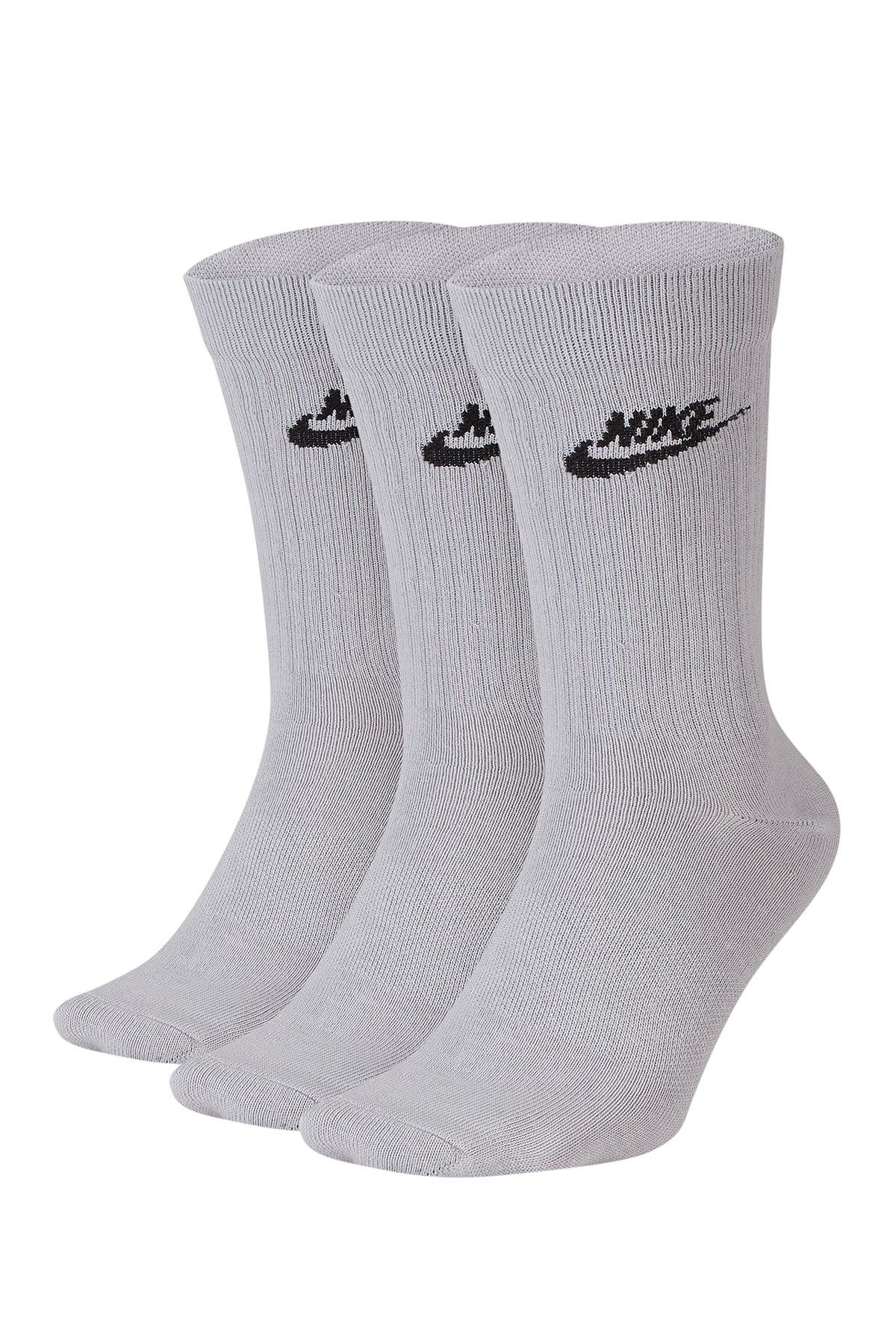 nike essential socks