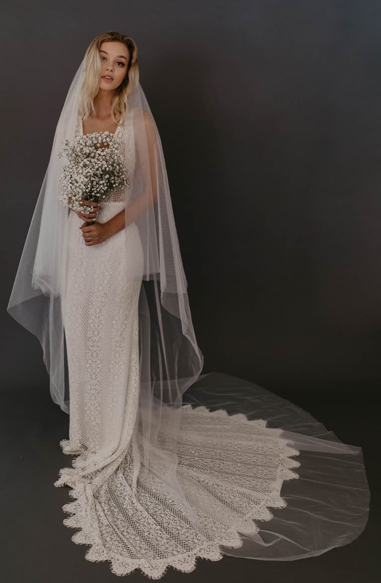 Rose Moda Royal Lace Wedding Dress 2019 Long Train Off Shoulder Princess Champagne Church
