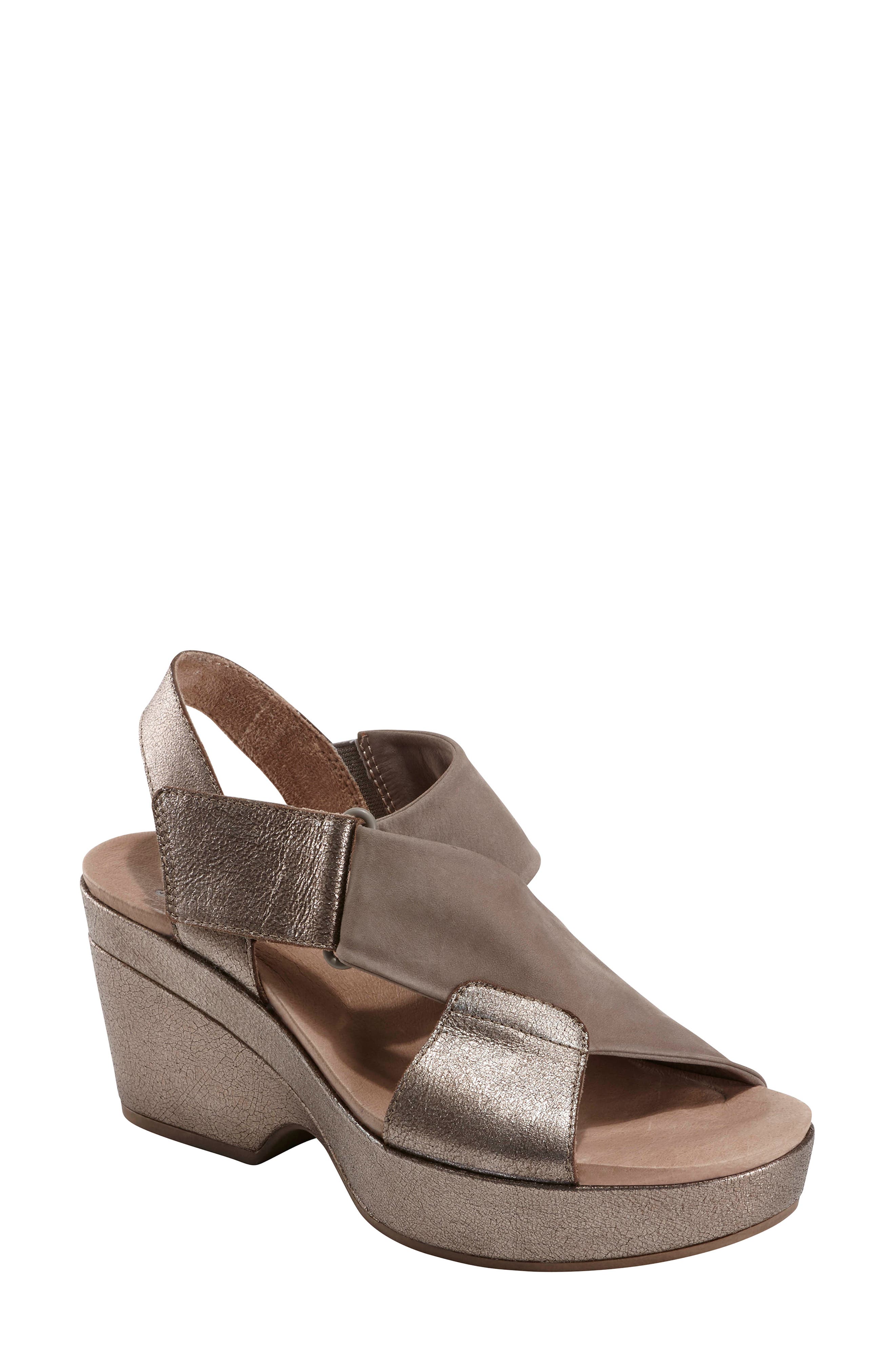 Earth Kendi Platform Sandal, Metallic