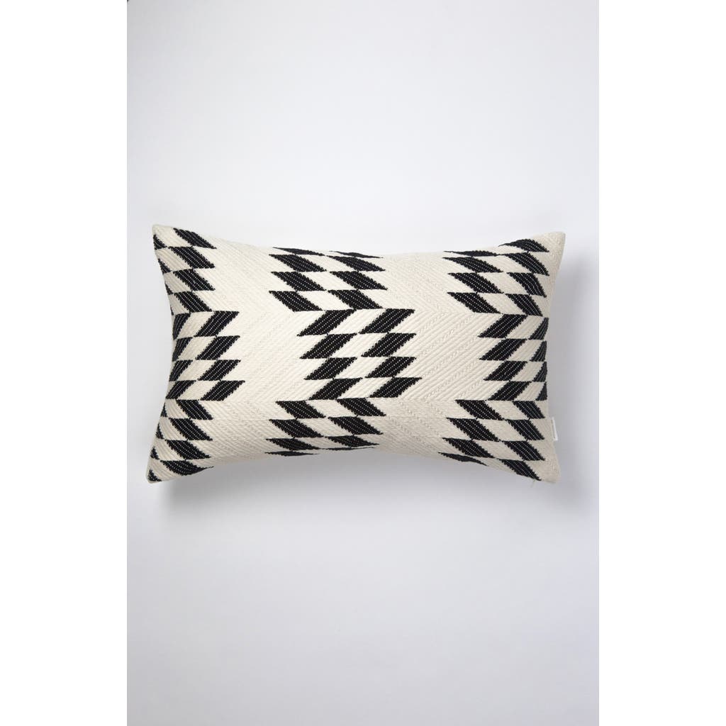 ARCHIVE NEW YORK ARCHIVE NEW YORK ALMOLONGA BLACK AND IVORY HANDWOVEN BROCADE COTTON RECTANGLE QUILT PILLOW
