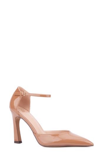 New York And Company Xaria Pump In Cognac