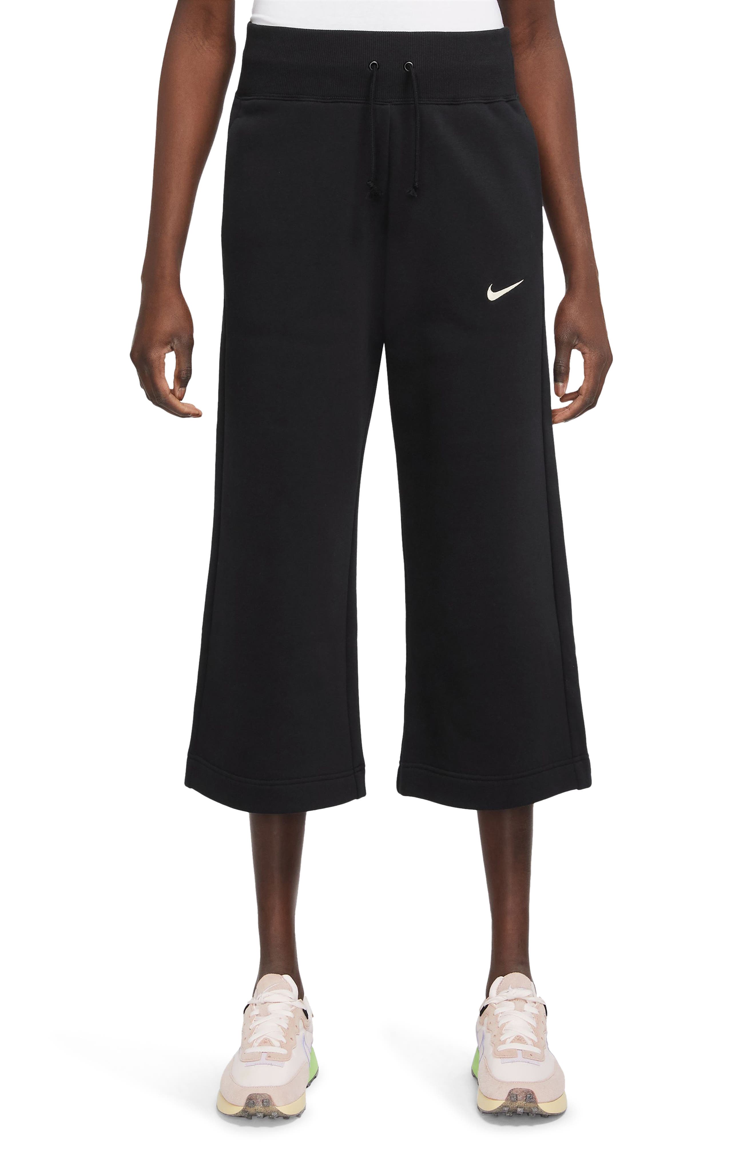 nike black capri pants