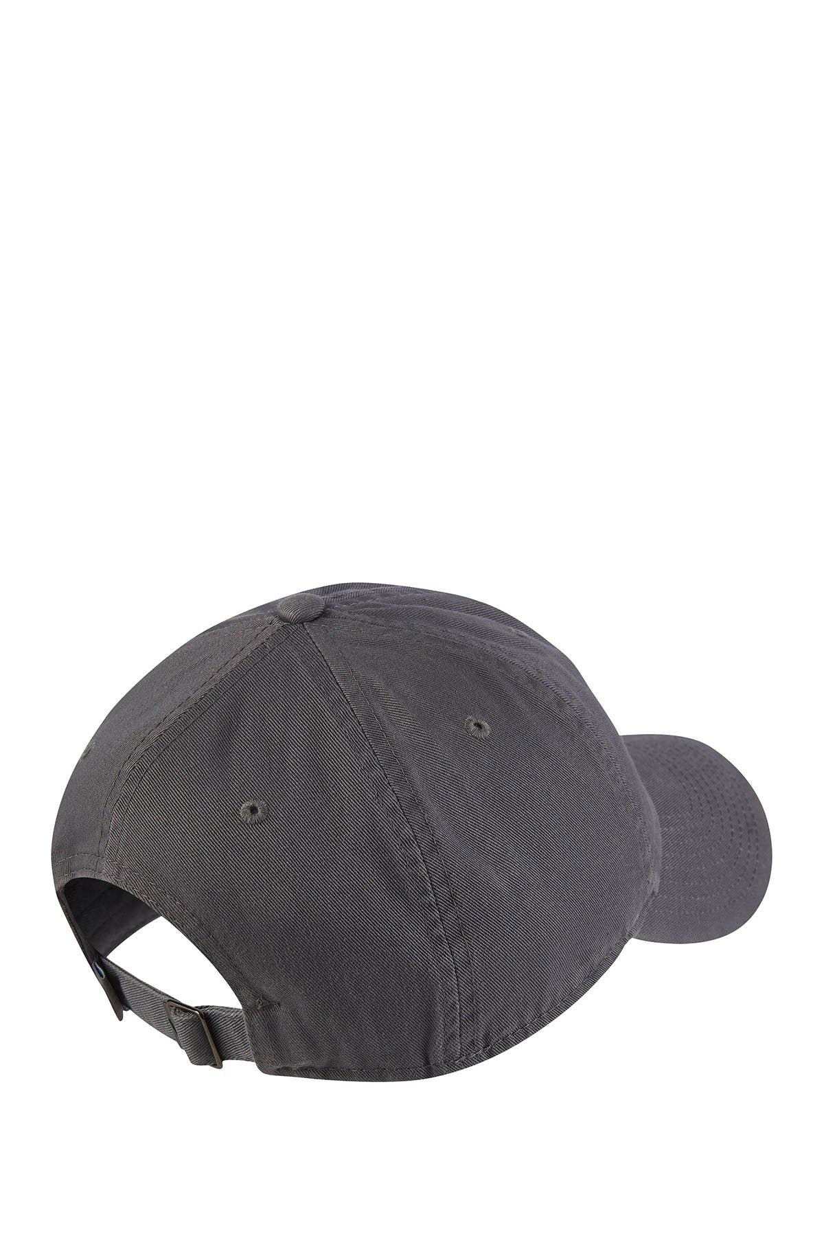 nike essential swoosh cap