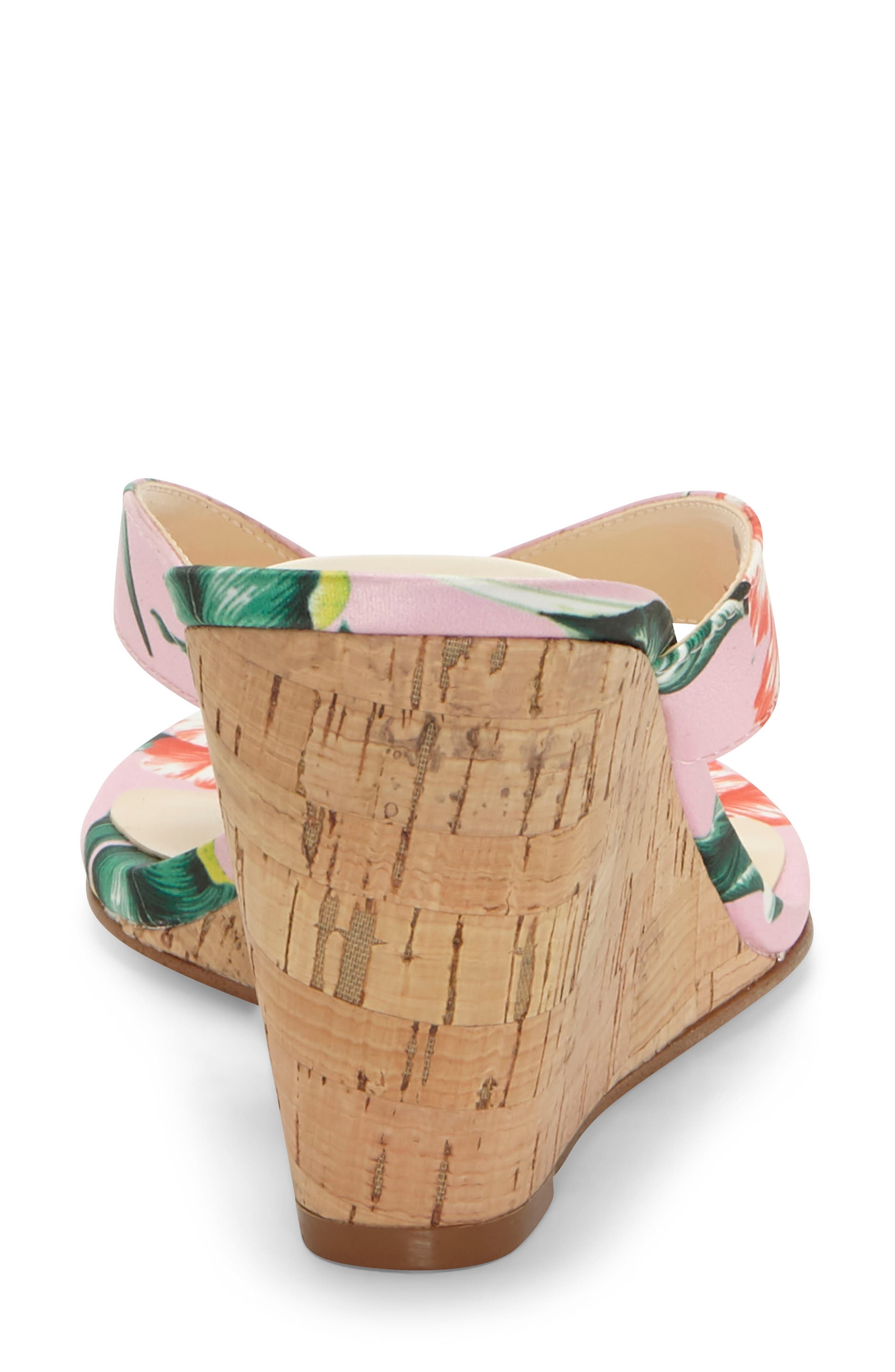 jessica simpson coyrie wedge