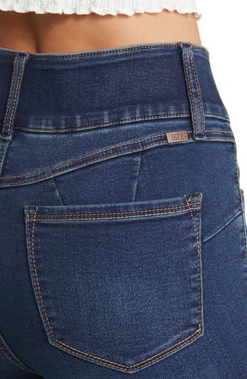 Plus Fit & Lift Shapewear Bootcut Jeans in Oretha – 1822 Denim