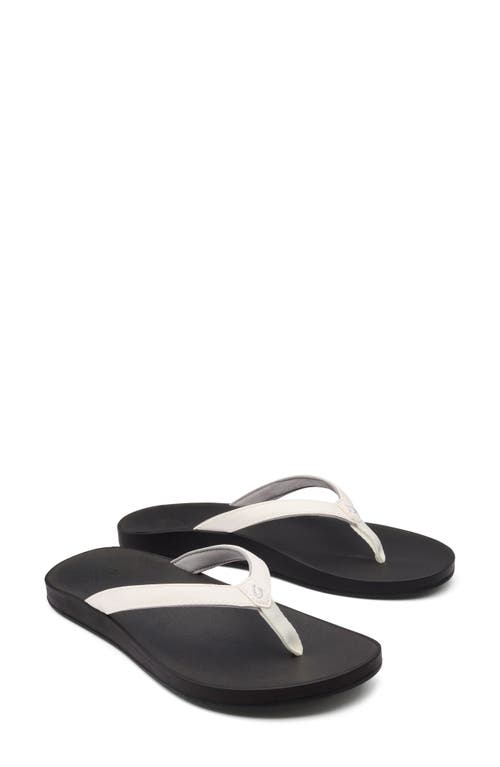 Puawe Flip Flop in White /Black