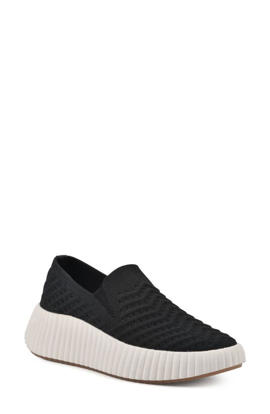 White Mountain Footwear Dyno Knit Sneaker In Black/ Fabric