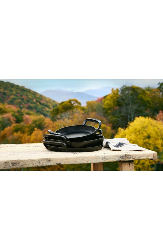 Le Creuset Alpine Cast Iron Skillet In Matte Black