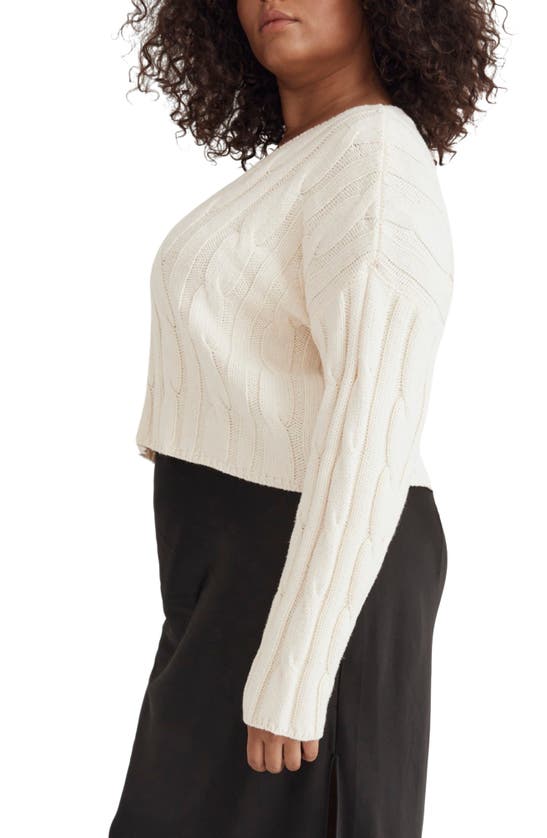 Madewell Cable Knit V-neck Crop Sweater In Antique Cream