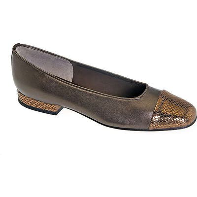 Vaneli Cap Toe Flat- Brown
