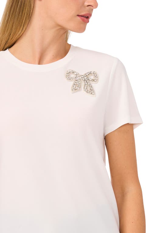 Cece Embellished Bow T-shirt In New Ivory