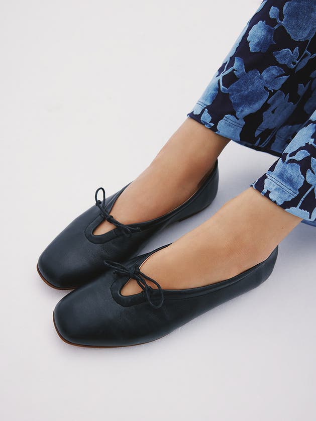 Maguire Prato Lipstick Ballerina In Black