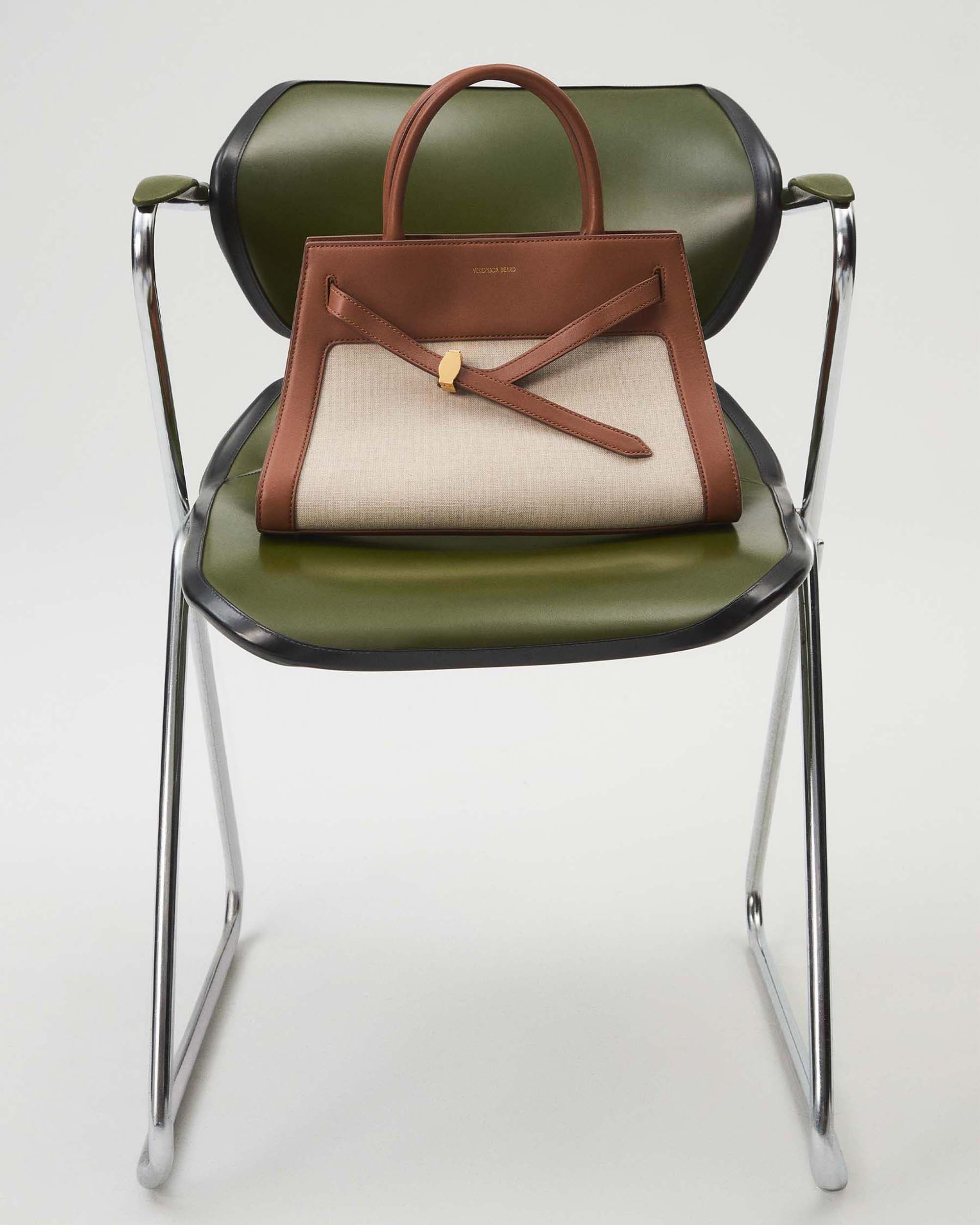 A Veronica Beard Dash bag.	