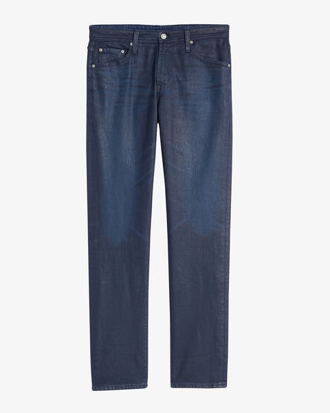 Men’s slim-fit jeans.