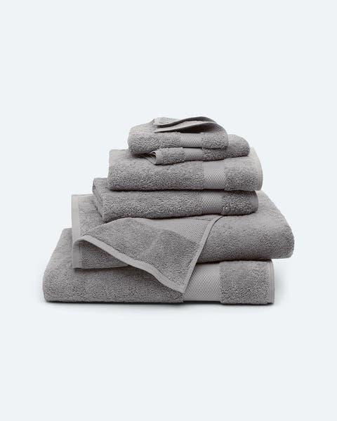 Grey towel set.