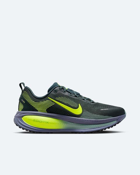 Men's Nike running shoe.