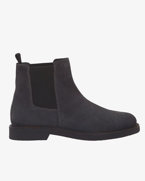 Men's black Chelsea boot.