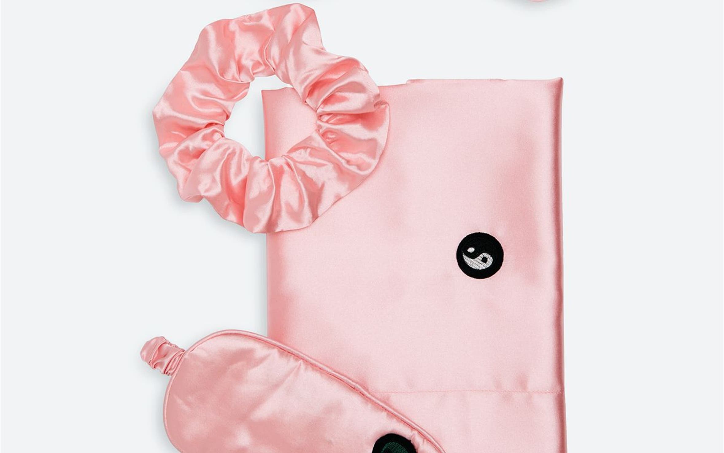 TRULY BEAUTY gift with purchase.