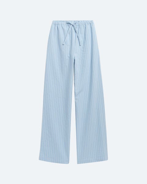 Light blue drawstring pants.