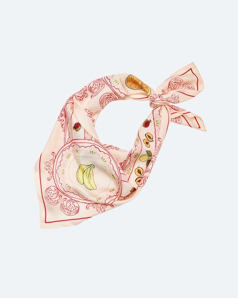 Silk scarf in cream and pink.