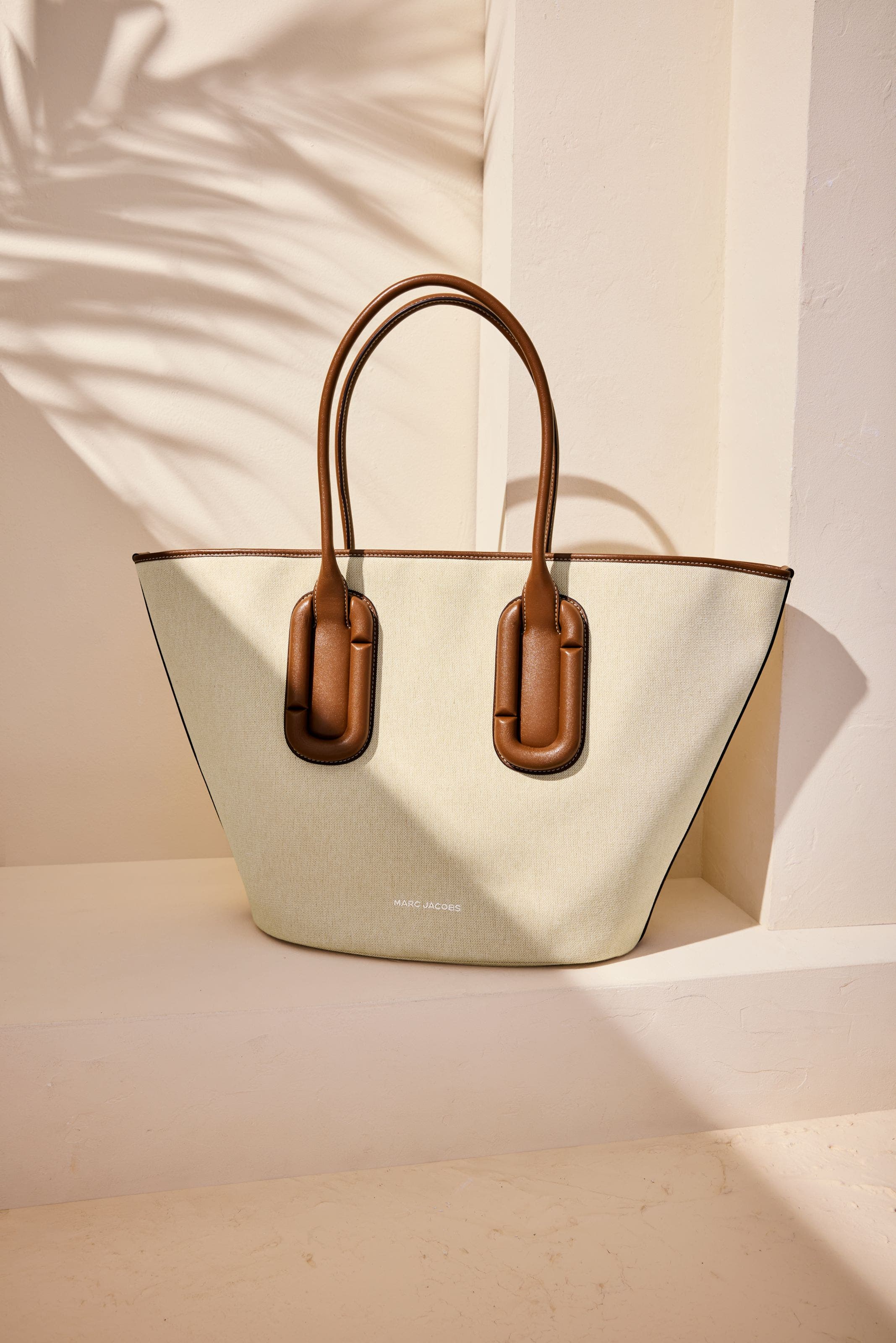 A tan tote bag. 