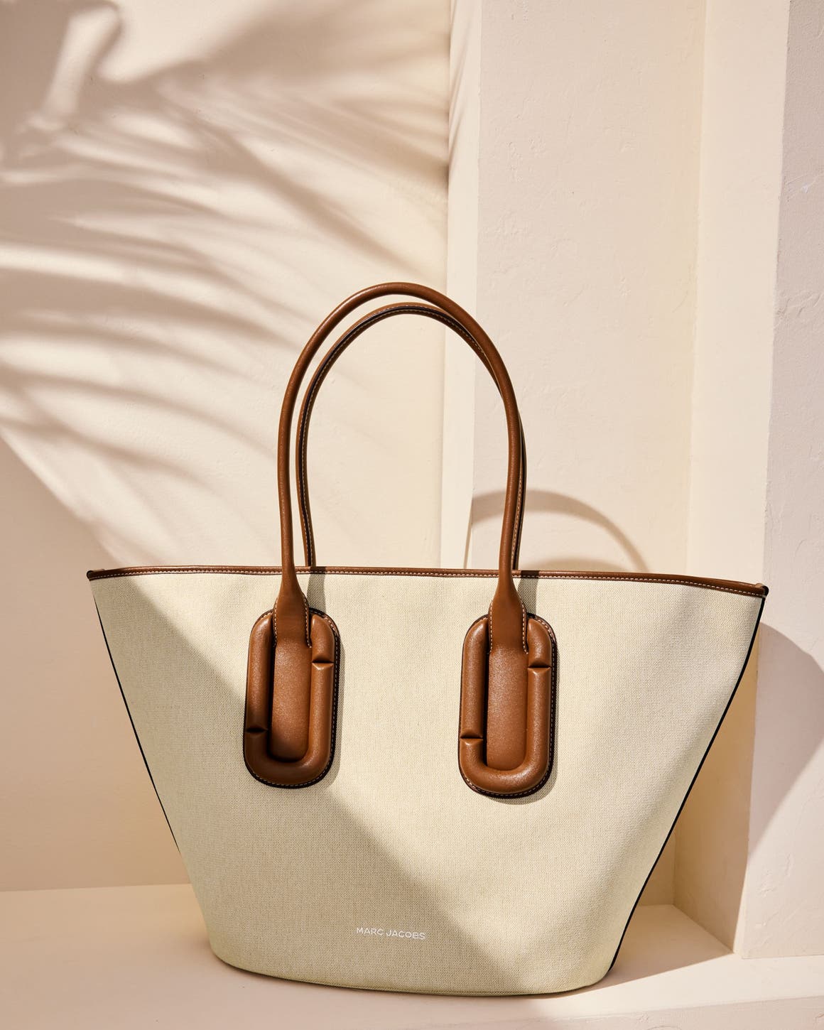 A tan tote bag.