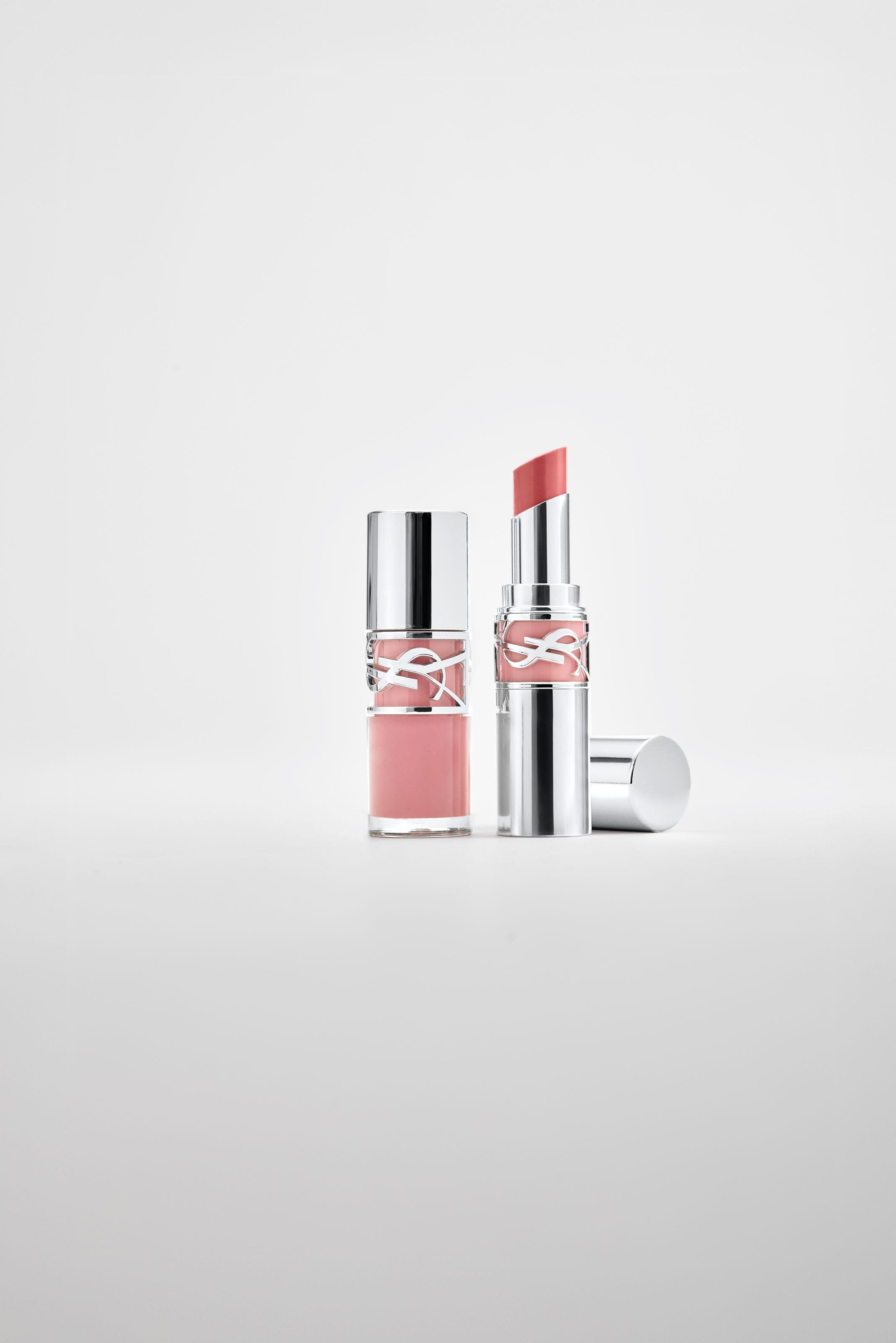 A lipstick set.