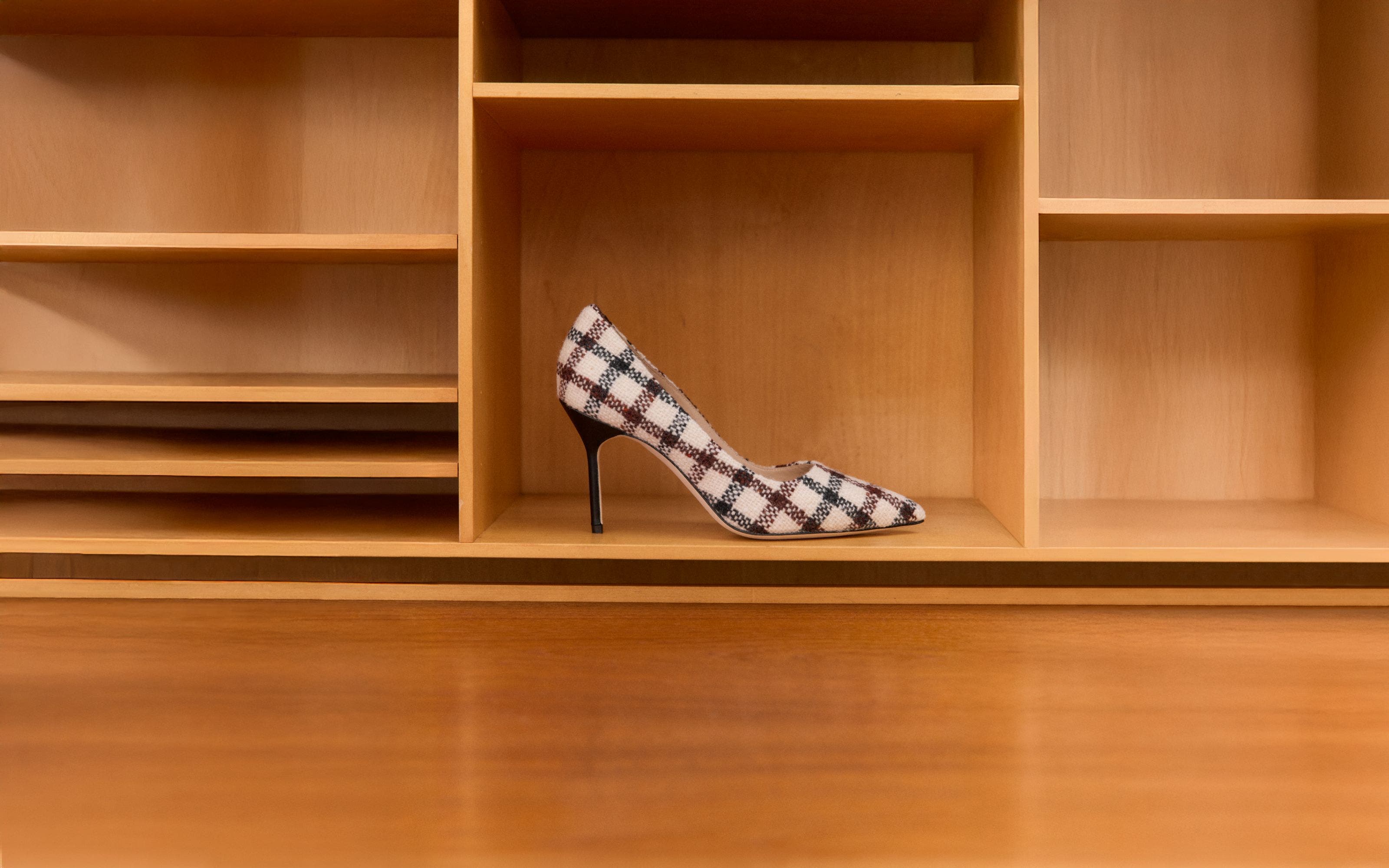 Manolo Blahnik BB Pointed Toe Tweed Pump.