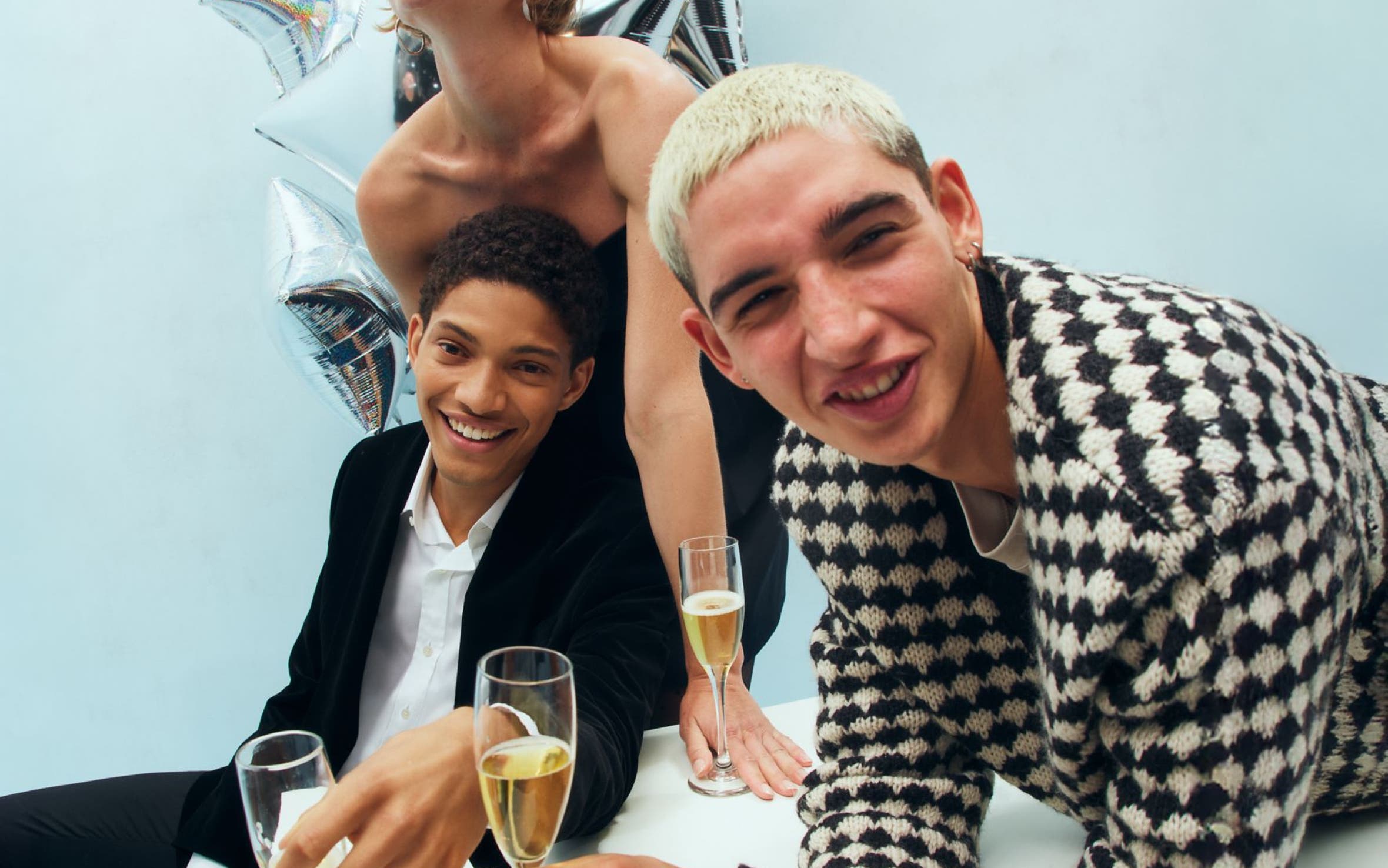 Beautifully dressed partygoers.