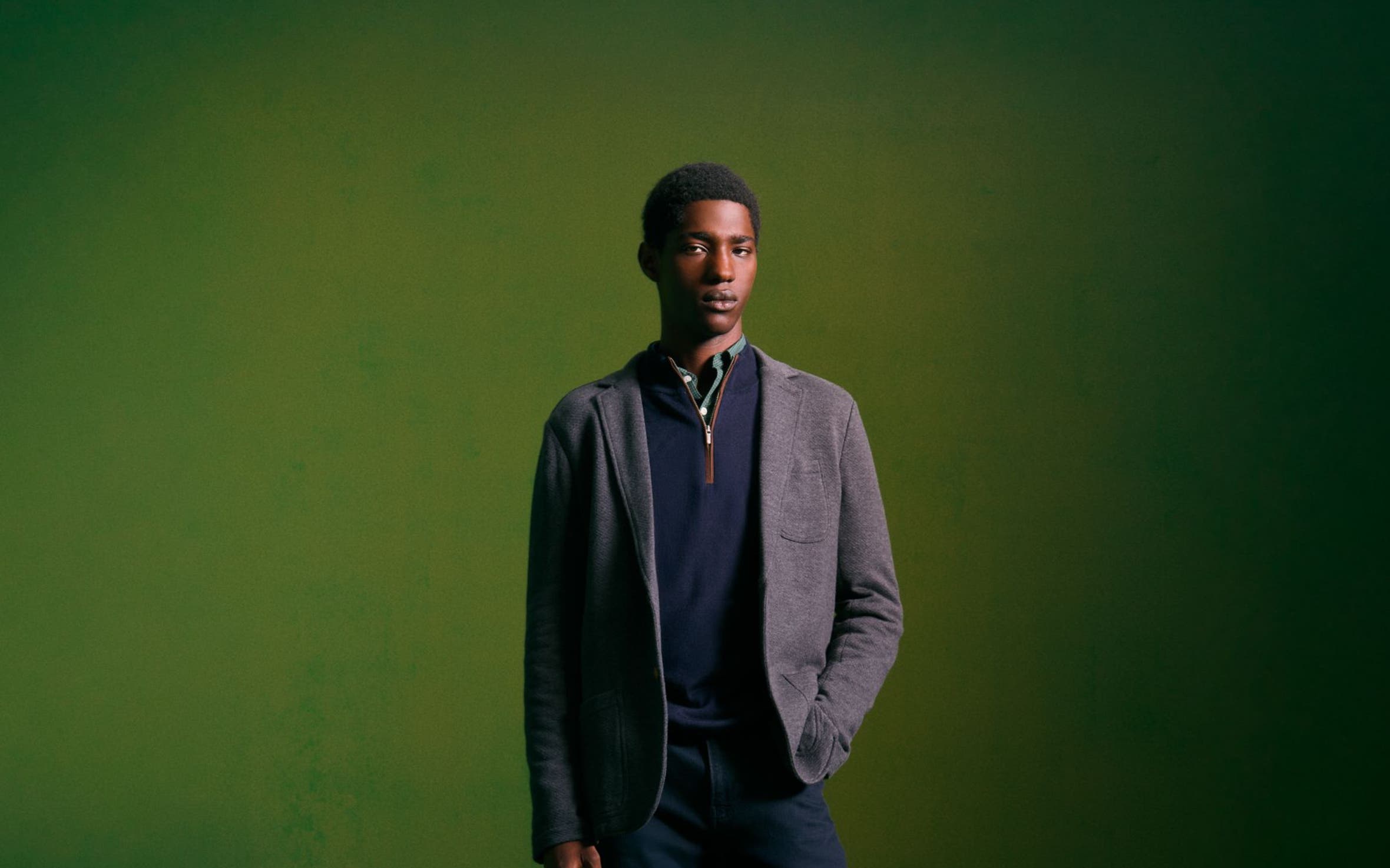 MENS_CLS01F_1025_010_altBgd_ext_Hero